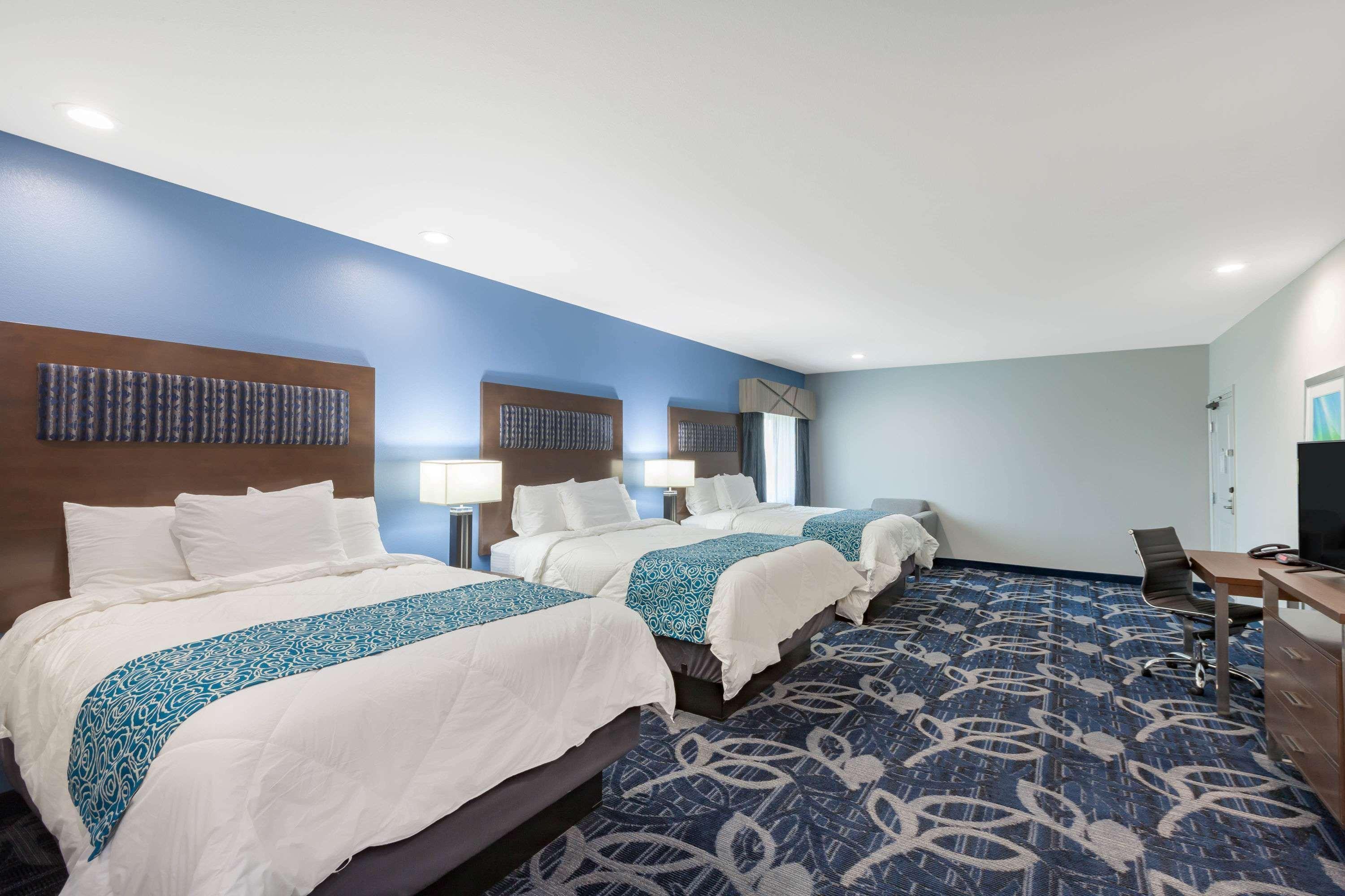 Отель Baymont By Wyndham Houston Hobby Airport Экстерьер фото