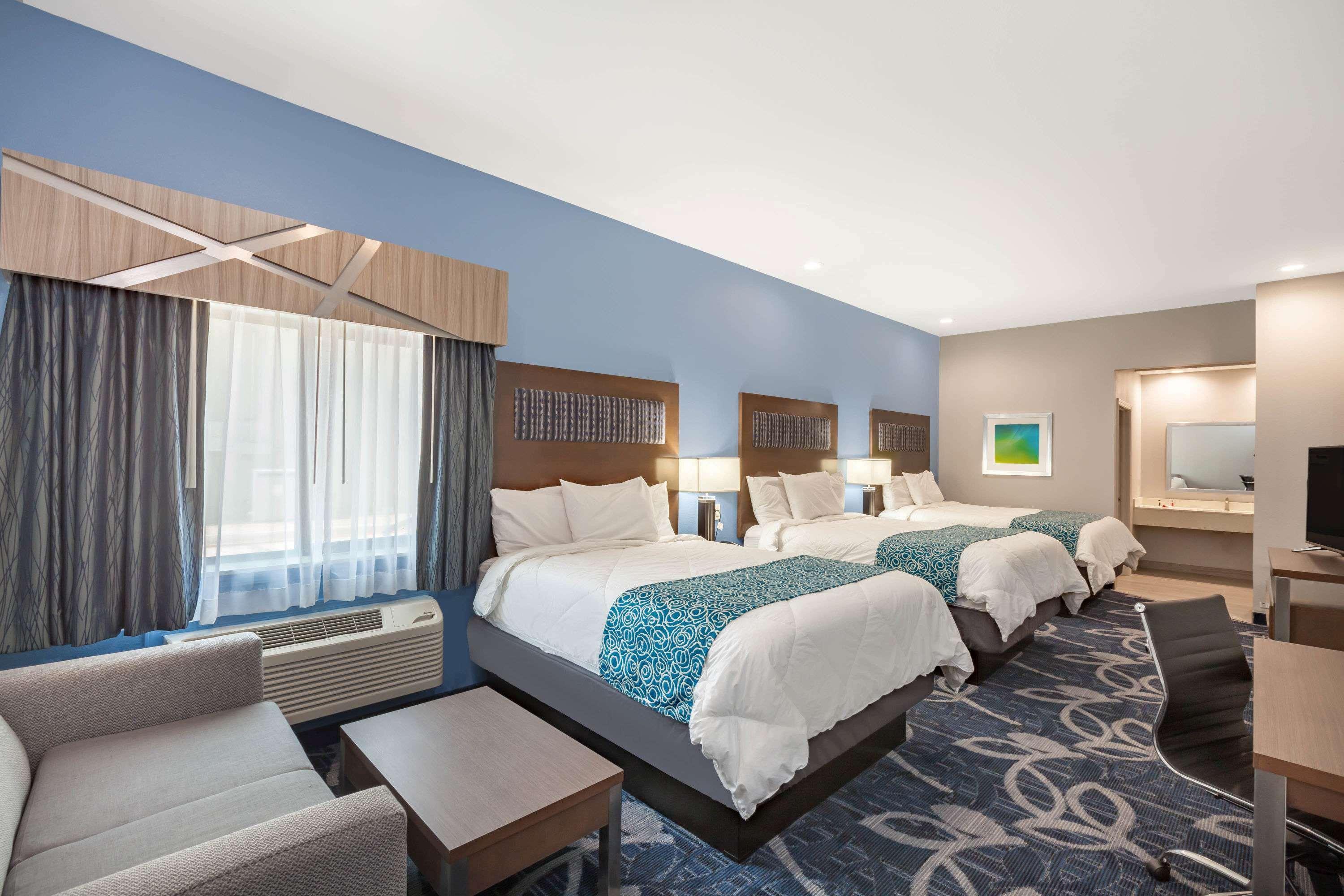 Отель Baymont By Wyndham Houston Hobby Airport Экстерьер фото
