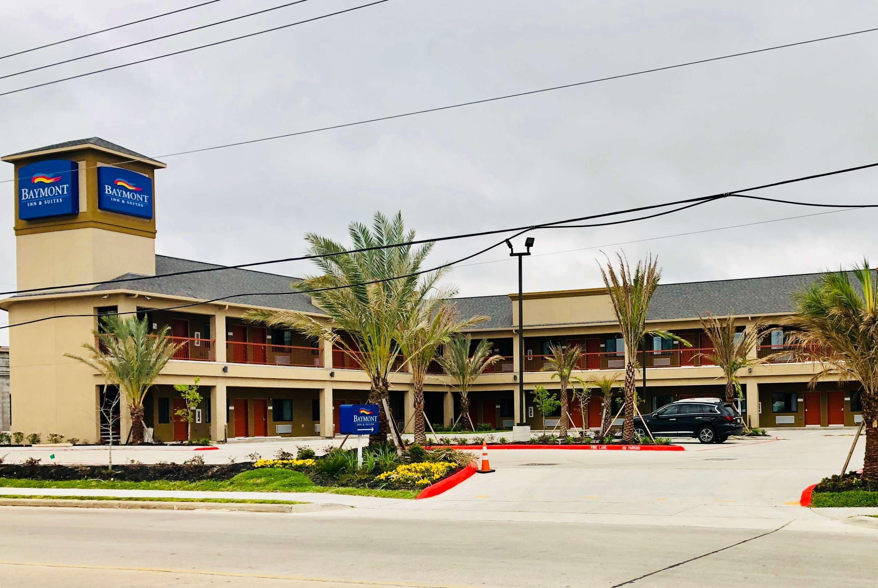 Отель Baymont By Wyndham Houston Hobby Airport Экстерьер фото