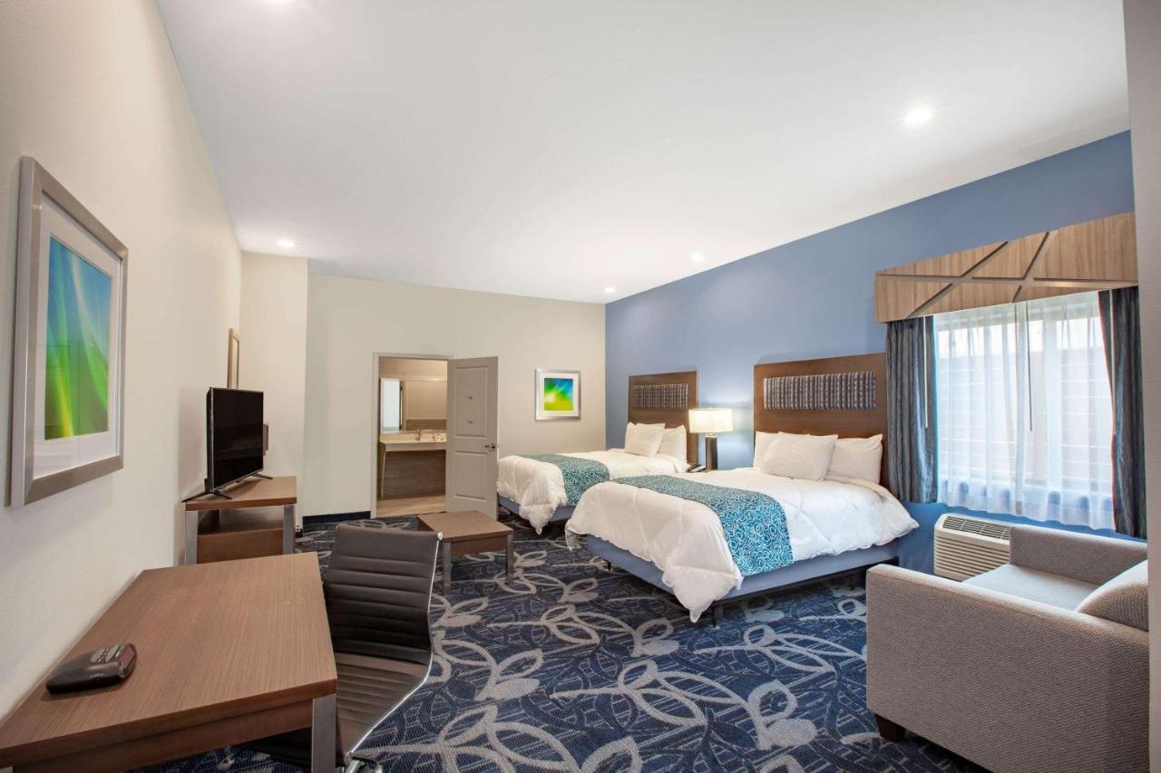 Отель Baymont By Wyndham Houston Hobby Airport Экстерьер фото